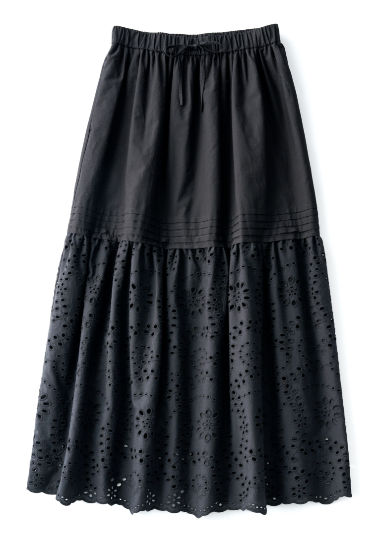 スカート¥25,960/23区(オンワード樫山 お客様相談室)
