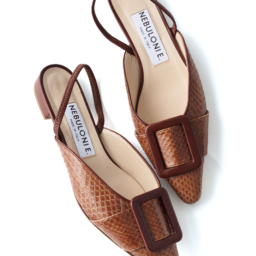 パンプス¥68,200／ネブローニ（ピモンテ）