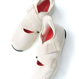 スニーカー¥13,200／ミズノ（ミズノお客様相談センター）
