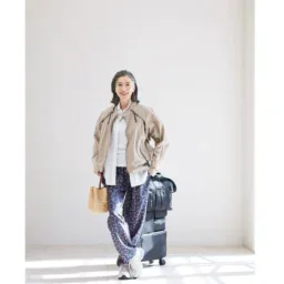 【第5位】【60代の旅ファッション】人気スタイリスト地曳いく子さんが、春夏の旅のおしゃれのコツを伝授！ 60代が旅アイテムで外せないものとは？