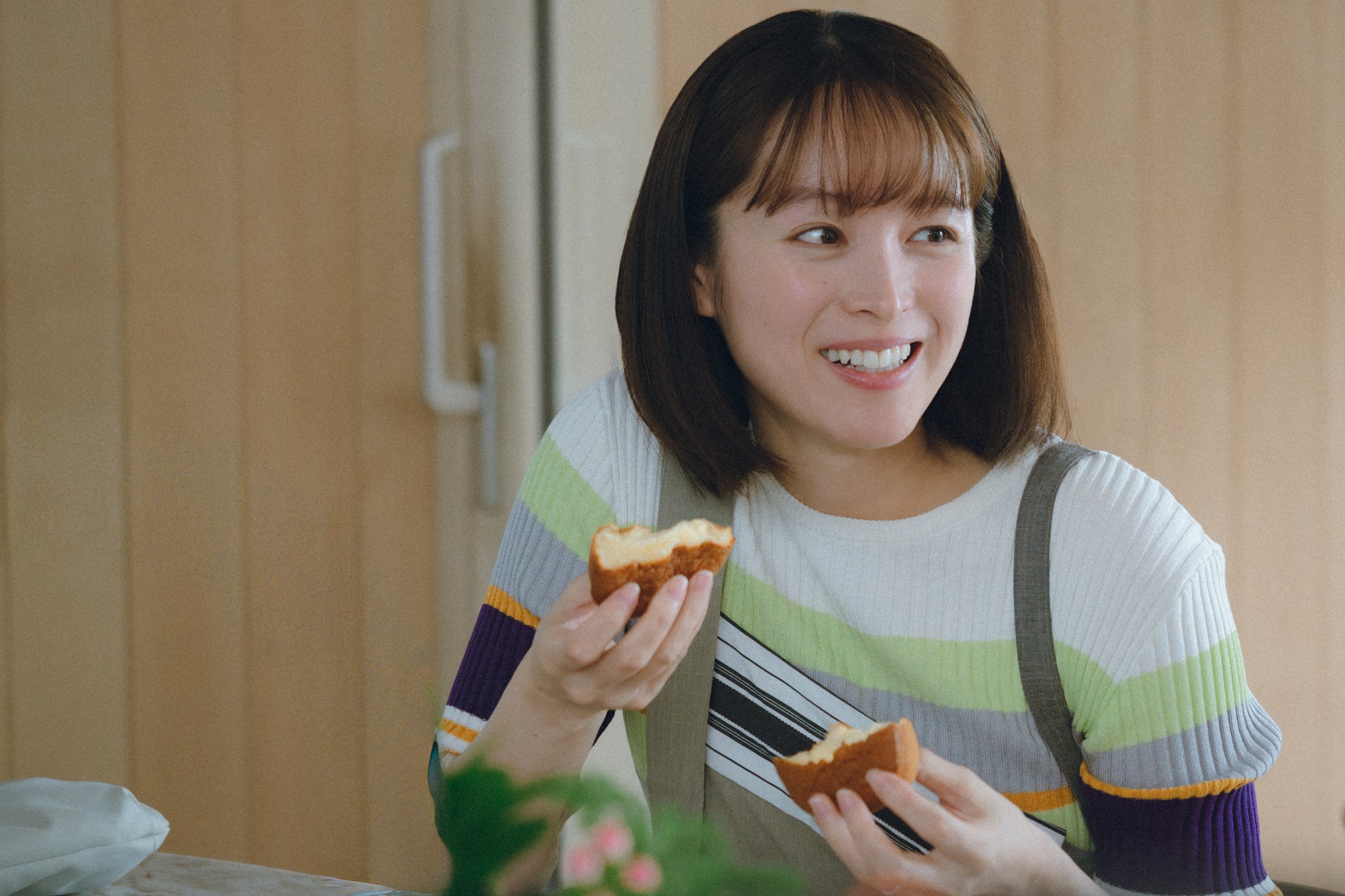 映画『箱の中の羊』より音々の妹・亜利寿(清野菜名)