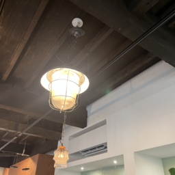 「＋h cafe kamakura」の店内