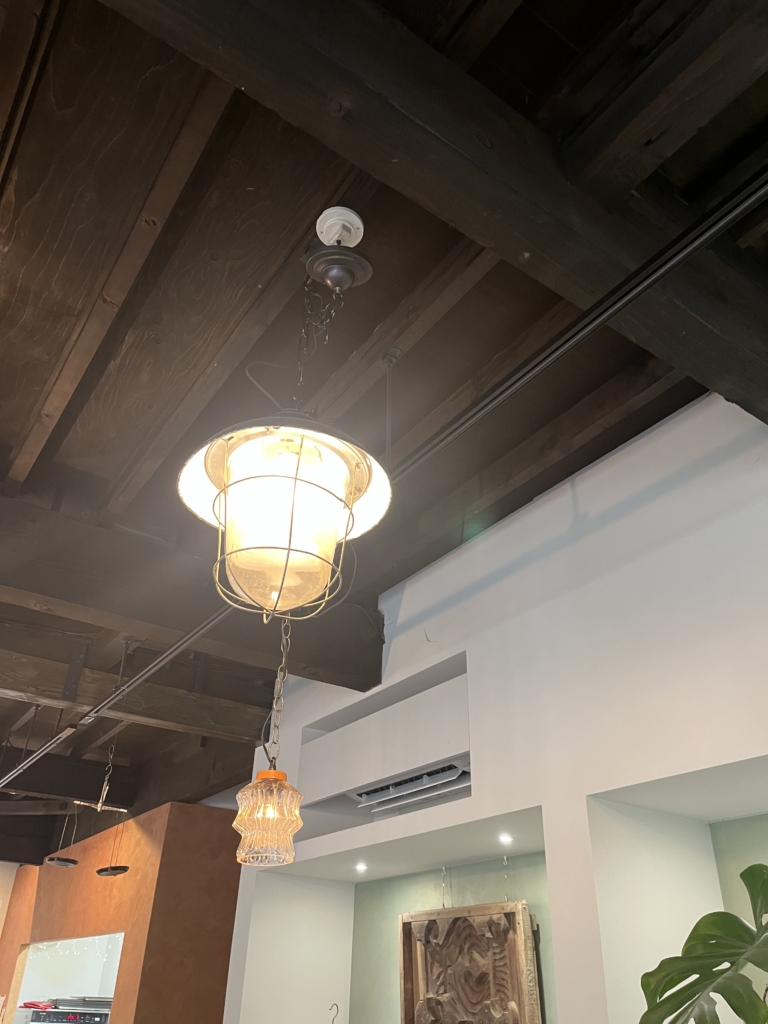 「＋h cafe kamakura」の店内