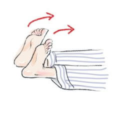 両足に力を入れ5秒キープ