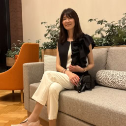 tops : GU、pants : UNIQLO、bag : GUCCI、shoes : manashoes