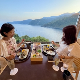 赤沢温泉ホテルのレストラン「綺羅（きら）」で夕食