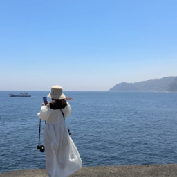 海辺まではホテルからお散歩がてら行ける距離