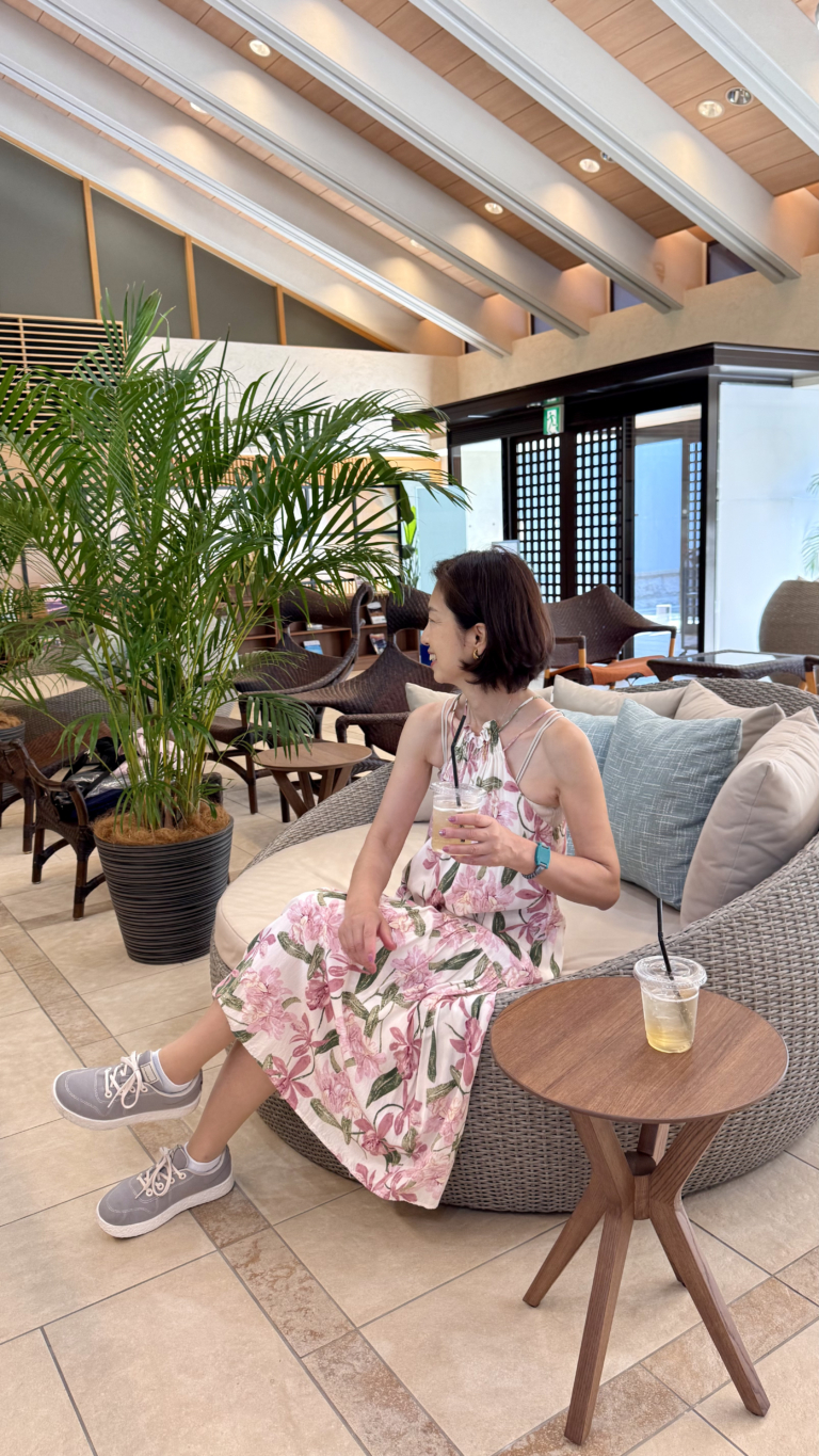 ロビーのカフェでは酵素ドリンクや軽食がいただけます