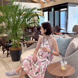 ロビーのカフェでは酵素ドリンクや軽食がいただけます