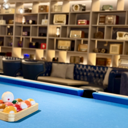 「DEEP SEA　LOUNGE」は大人っぽい雰囲気ですが家族連れで楽しんでいる姿も多かったです
