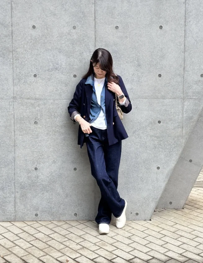 脚長効果抜群!履き心地の快適さも魅力の「ワイドストレートジーンズ」