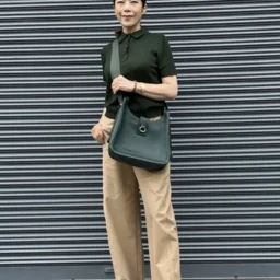 ユニクロ「ジャージーバレルレッグパンツ」