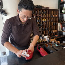 Y's Shoeshineの店主杉村さん