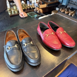 ヴィンテージで購入したGUCCIのローファー