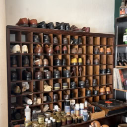 Y's Shoeshine