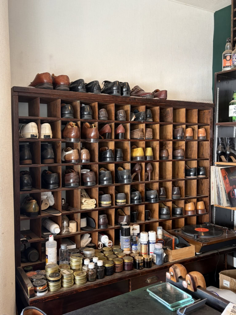 Y's Shoeshine