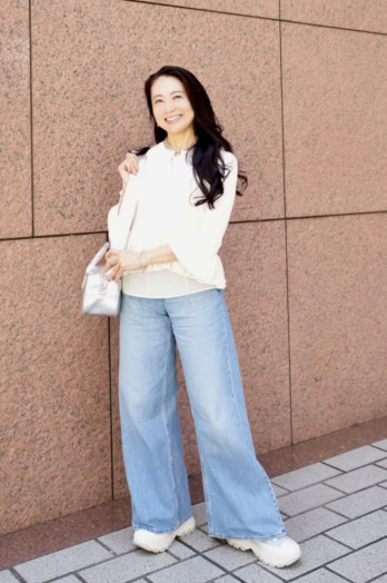 【60代お手本スナップ】「GU」トップス×「ユニクロ：シー」デニムで大人かわいく！春の爽やかデニムコーデ