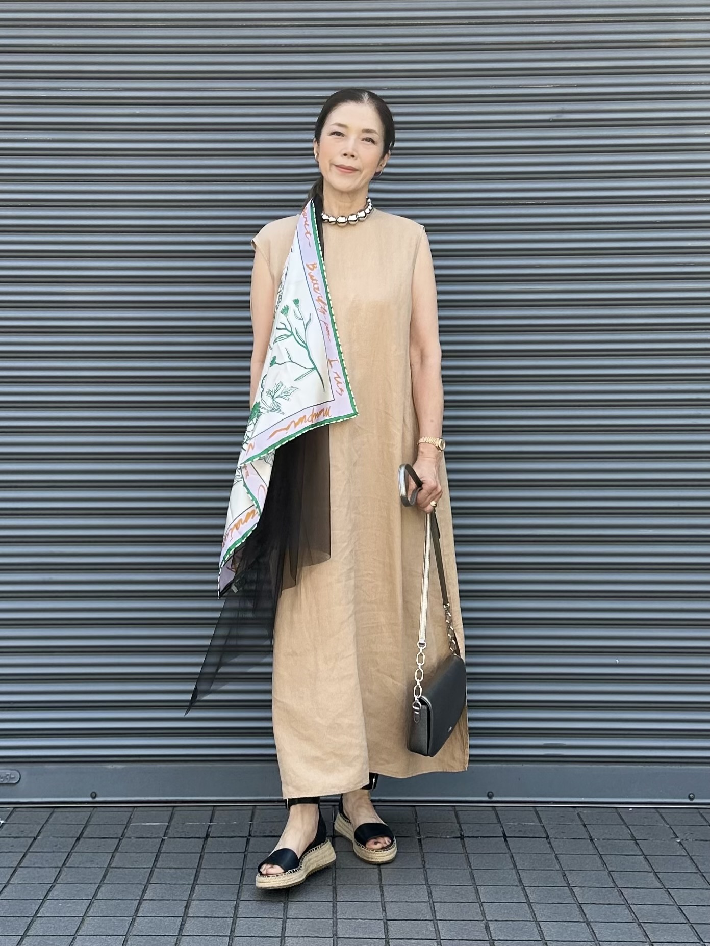 【コーデアイテム】 ワンピース: IENA ネックレス&スカーフ: Manipurl(estnation) バッグ: Ralphlauren サンダル: ZARA