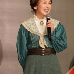 ストラコシュ夫人役の高泉淳子さん