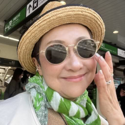 ワークショップに向かう加藤理恵さん