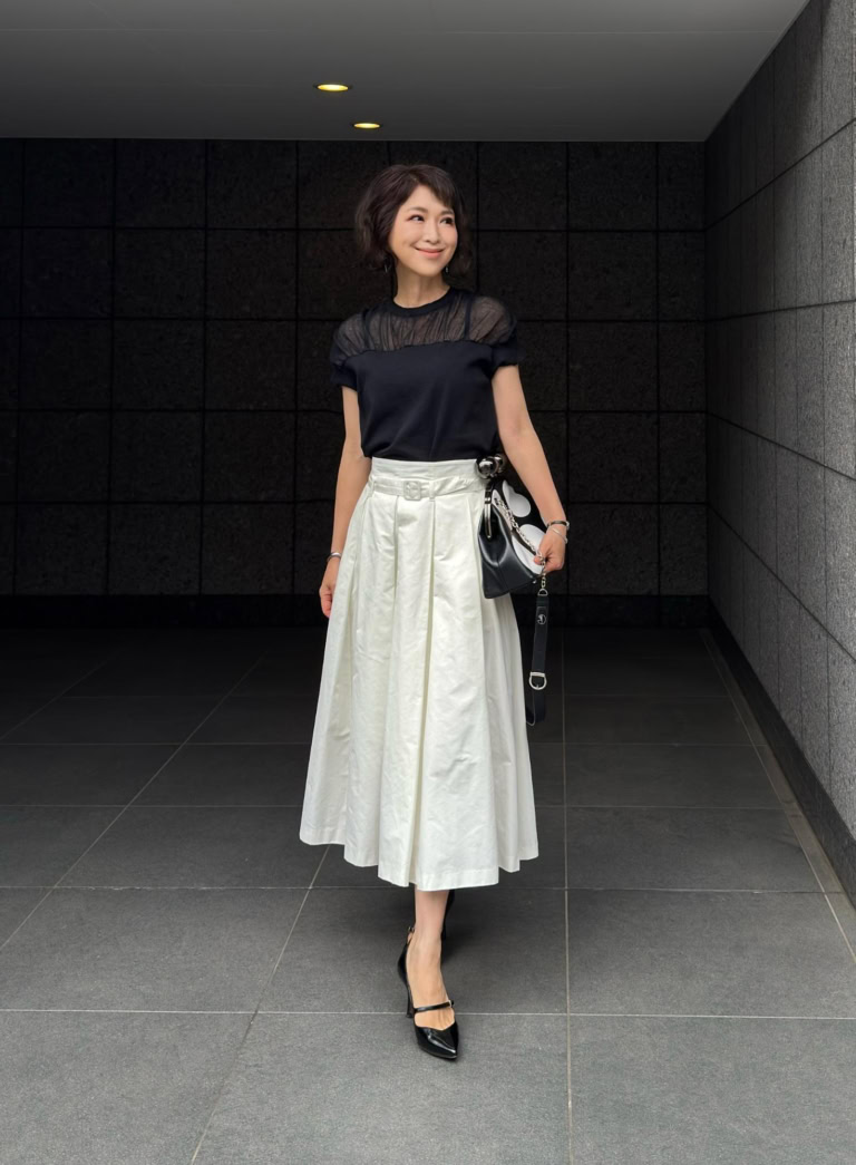 Tops … cyclas、Skirt … martinique、Shoes … PELLICO、Bag … STUDIO CHERIE