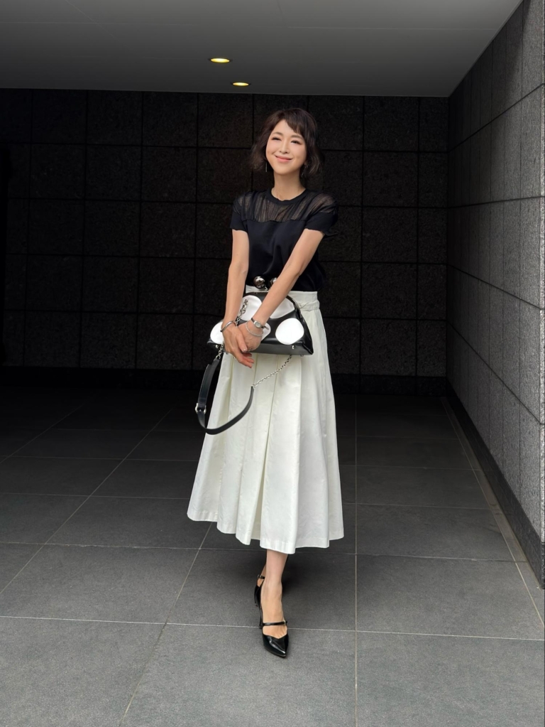 Tops … cyclas、Skirt … martinique、Shoes … PELLICO、Bag … STUDIO CHERIE