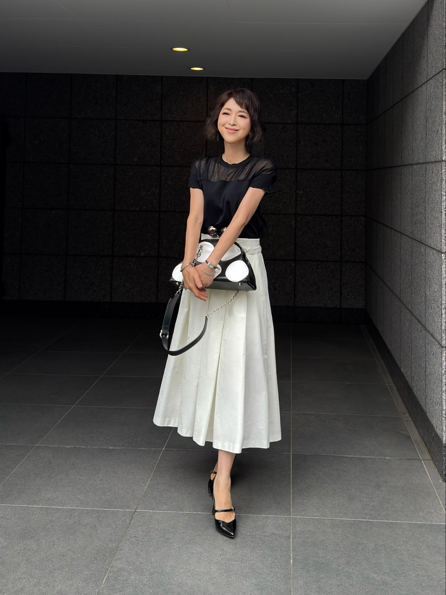 Tops … cyclas、Skirt … martinique、Shoes … PELLICO、Bag … STUDIO CHERIE