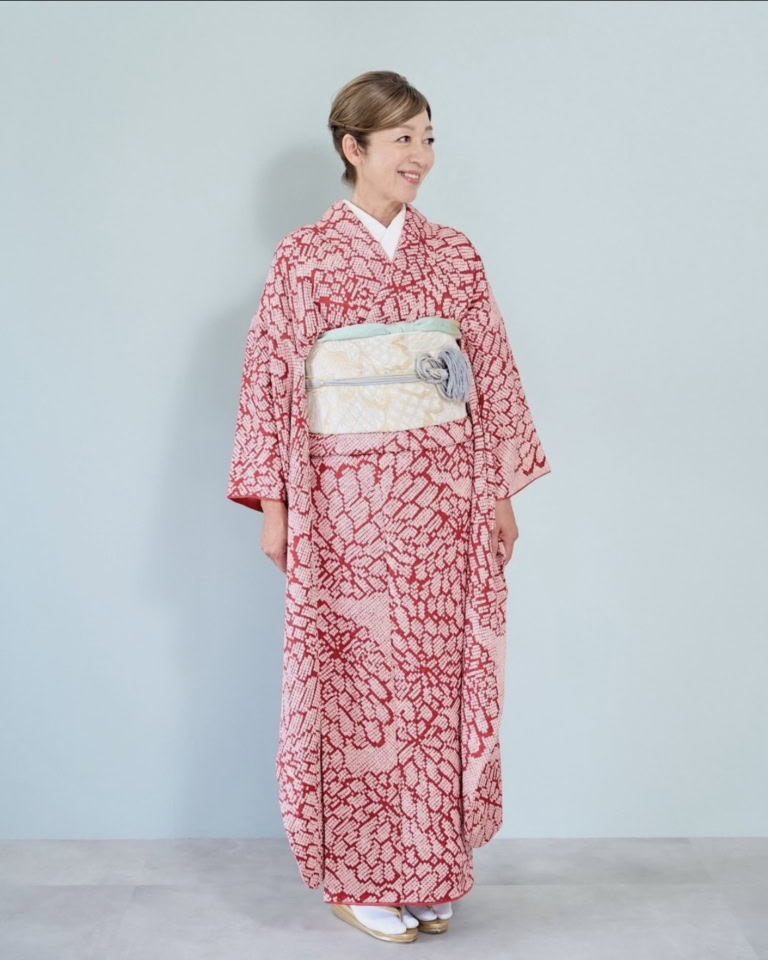 還暦のお祝いに振袖で記念撮影