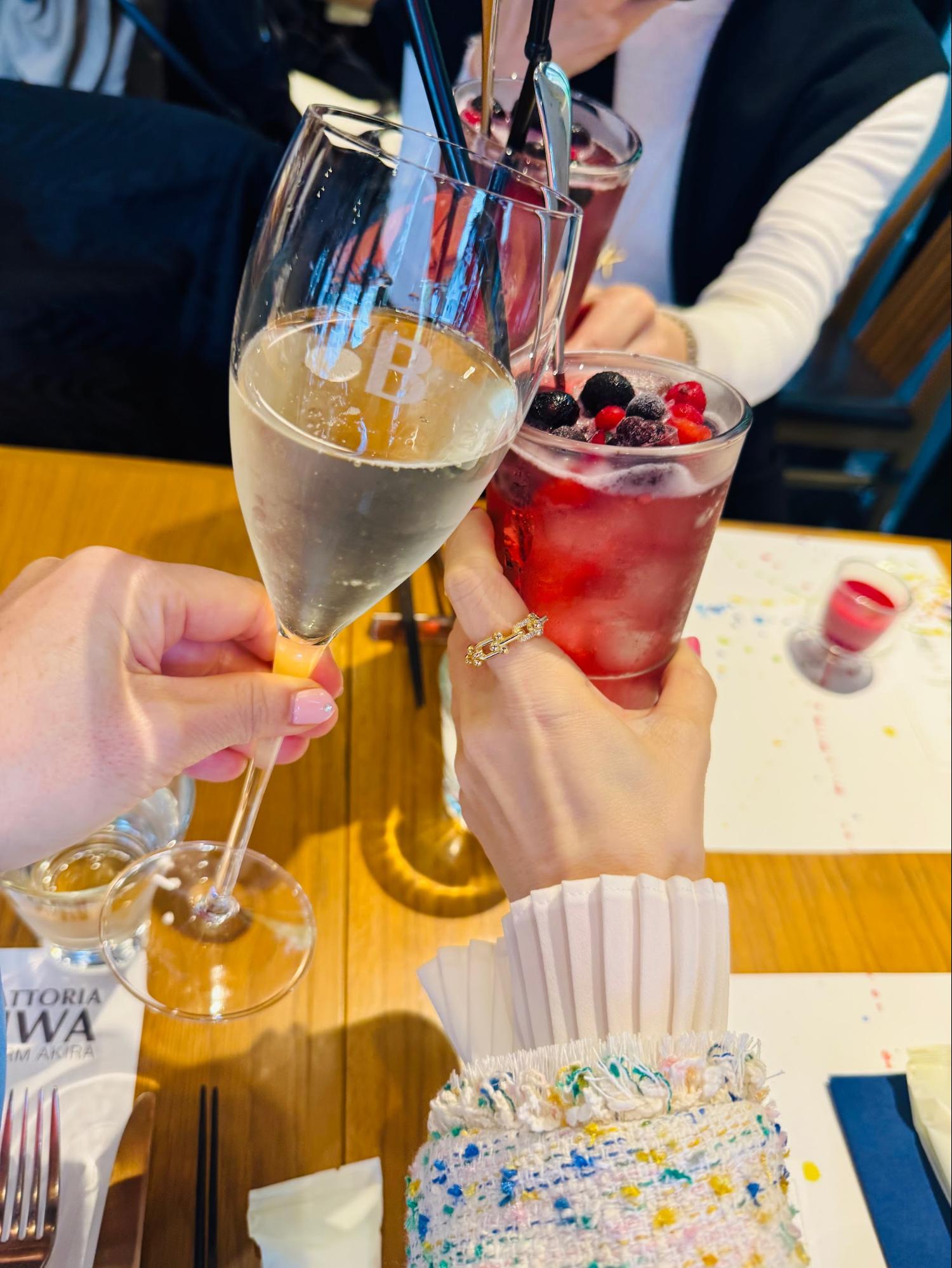 表参道駅近くにあるイタリア料理の名店「TRATTORIA庭」で乾杯
