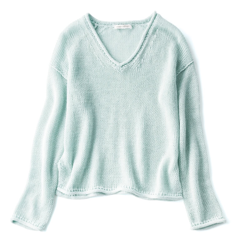 ニット¥22,000/バナナ・リパブリック