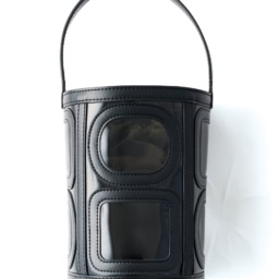 バッグ¥35,200／オルセット（オルサ）
