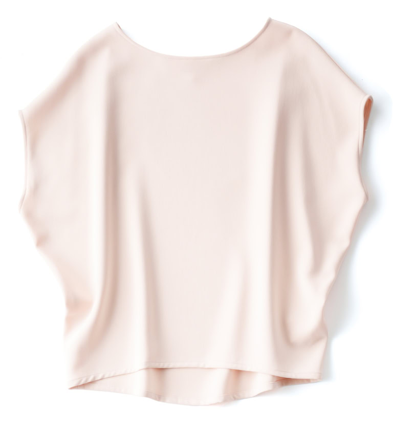 ブラウス¥12,100/ソージュ(ソージュ オンラインストア)