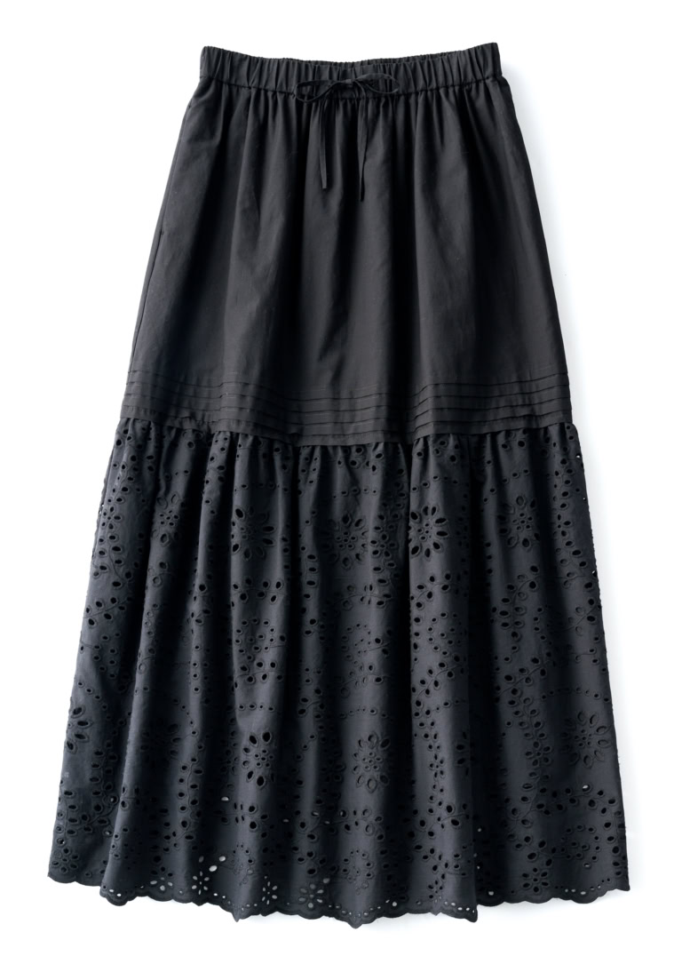 スカート¥25,960/23区(オンワード樫山 お客様相談室)