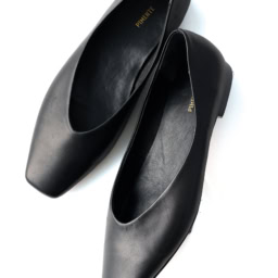 パンプス¥25,300／ピモンテ