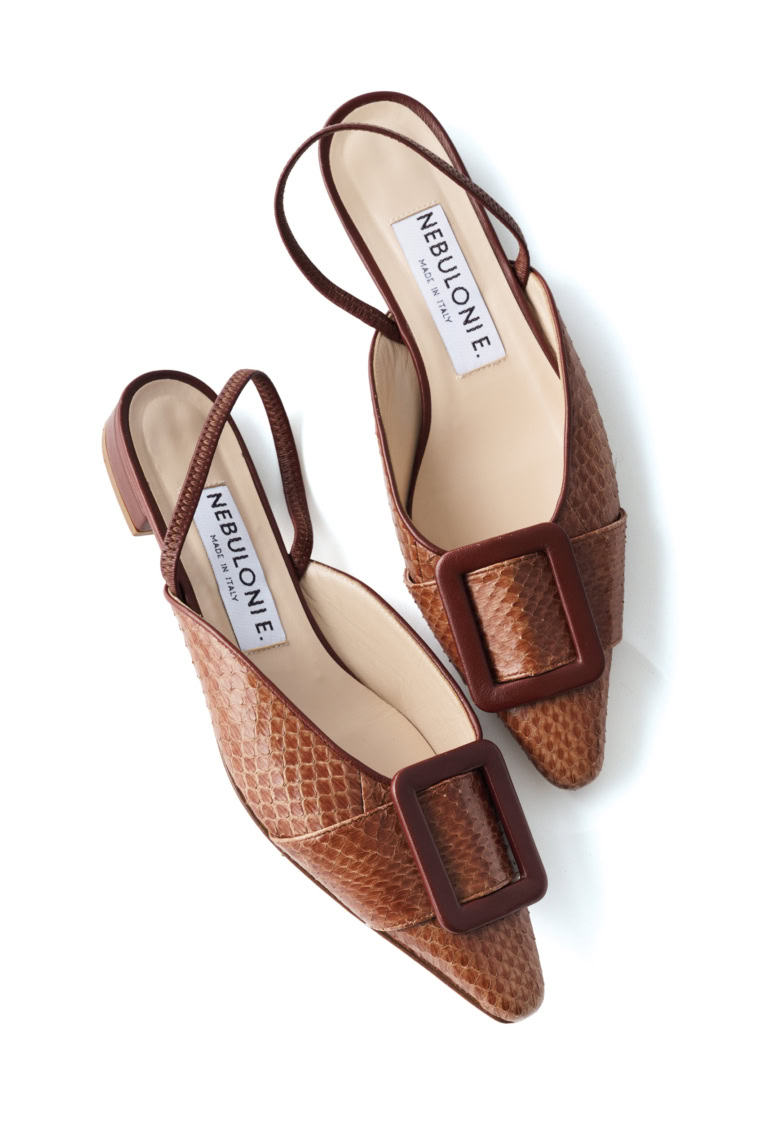 パンプス¥68,200/ネブローニ(ピモンテ)