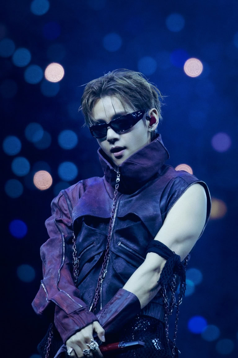V