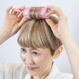 カーラーを巻く
