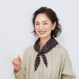【第10位】【60代アイメイク】アイラインもマスカラもにじませない！プロが現場で実践するパンダ目防止テクニックを伝授【山本浩未さんのこれだけメイク塾】