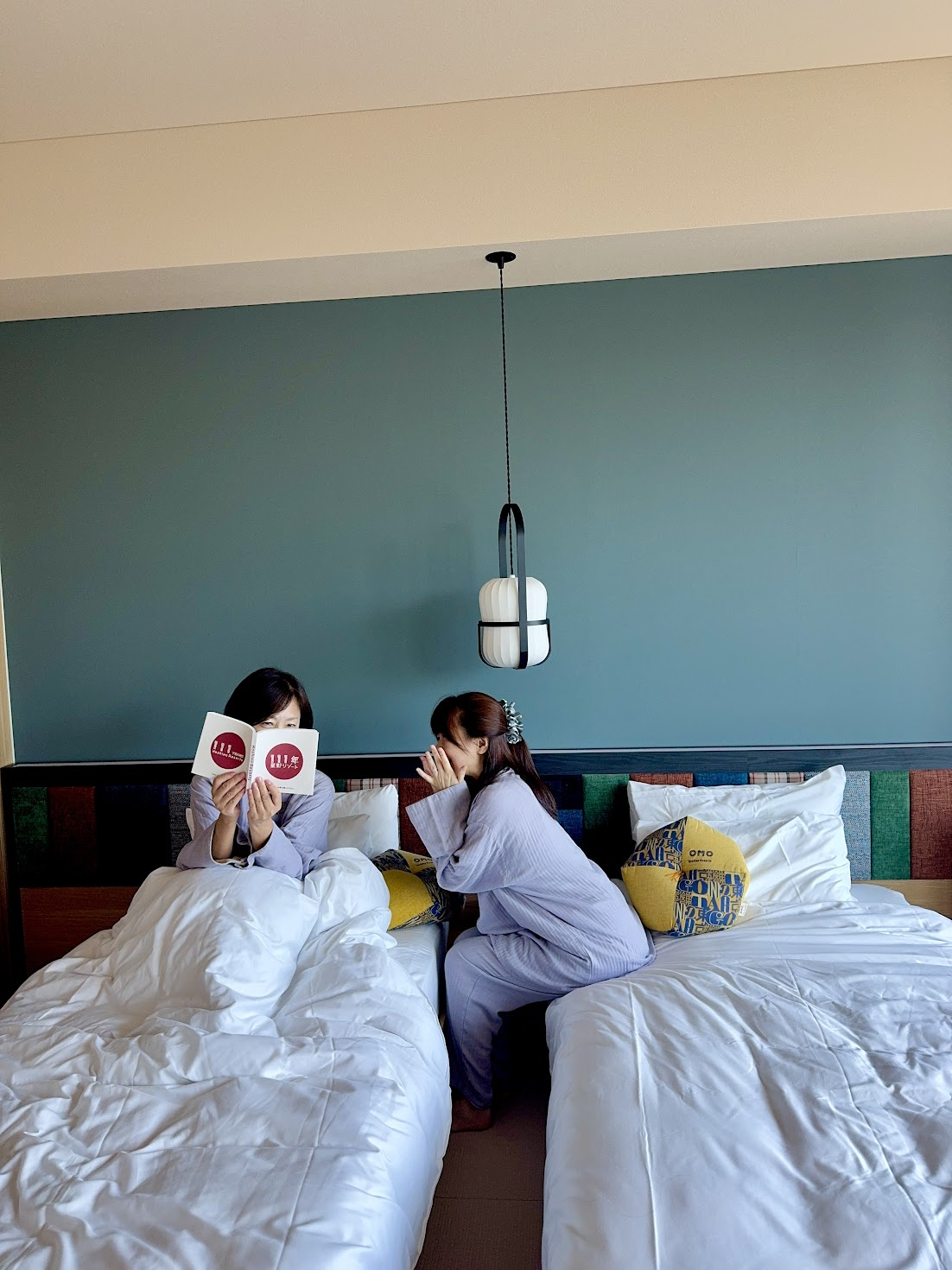 温かみのあるブラウンやグリーン・イエローなどレトロで懐かしい色合いで和みます