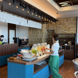 ドリンクコーナー：シトラスグリーンティーやゆずはちみつなどのドリンクも