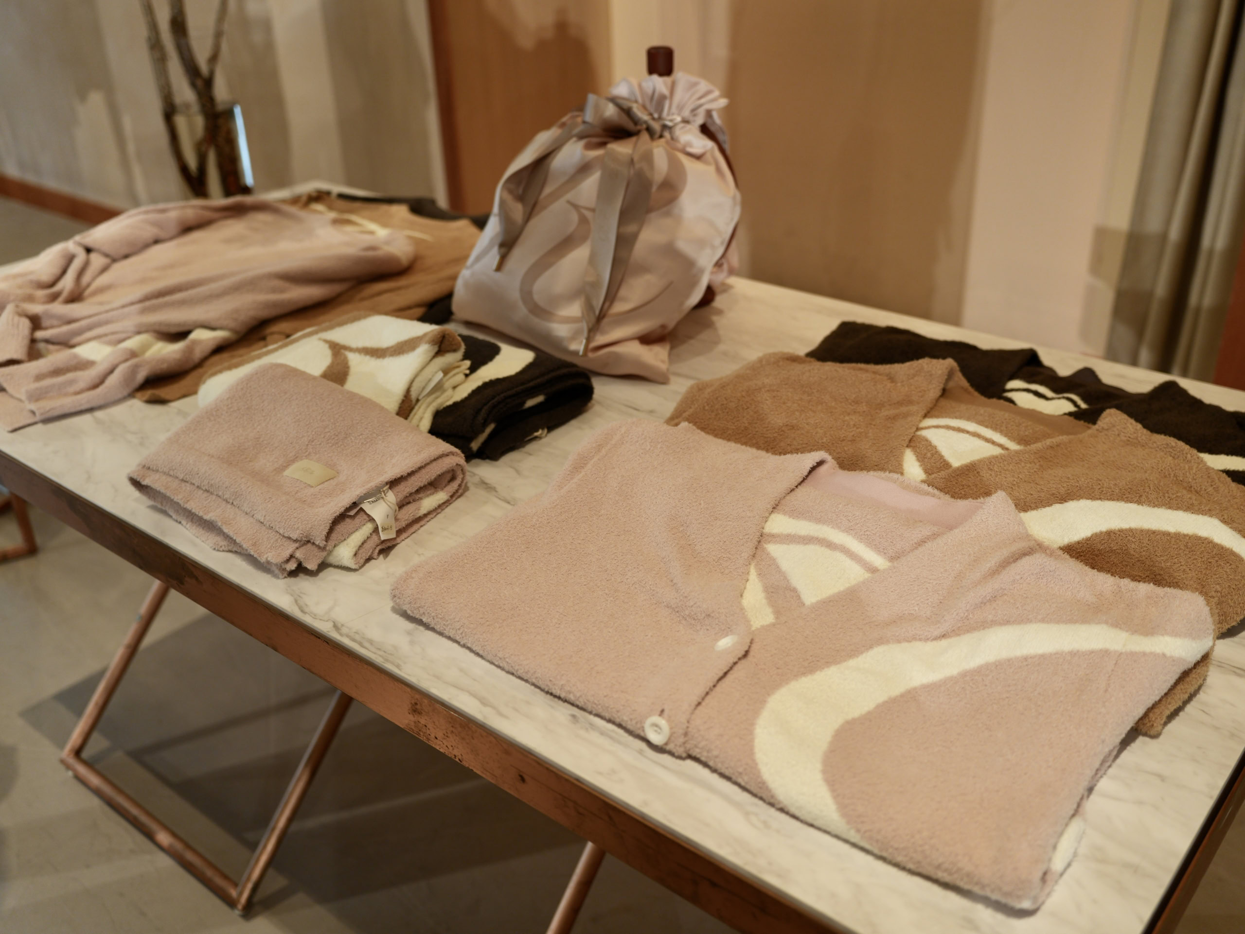 ReFa VITALWEAR_26AW展_新作フラッフィーニットシリーズ