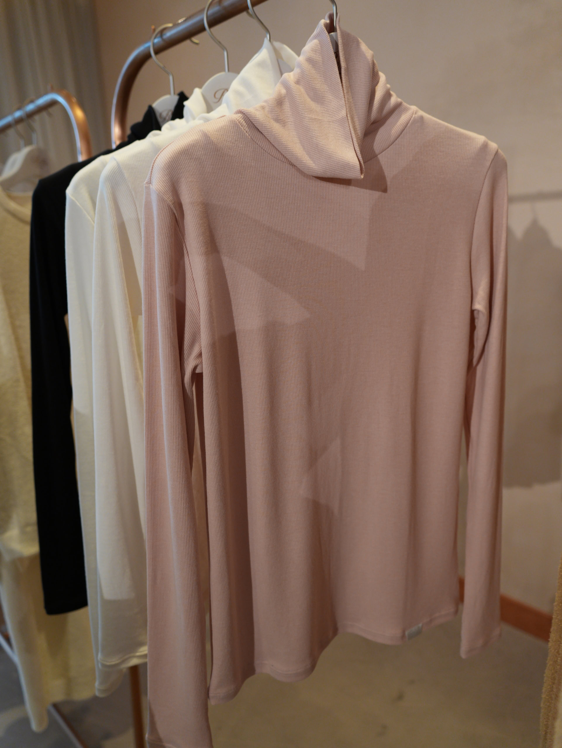 ReFa VITALWEAR_26AW展_モイストリブ