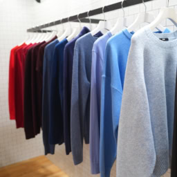 ユニクロ26aw展示会レポート_カラバリ豊富なニットアイテム