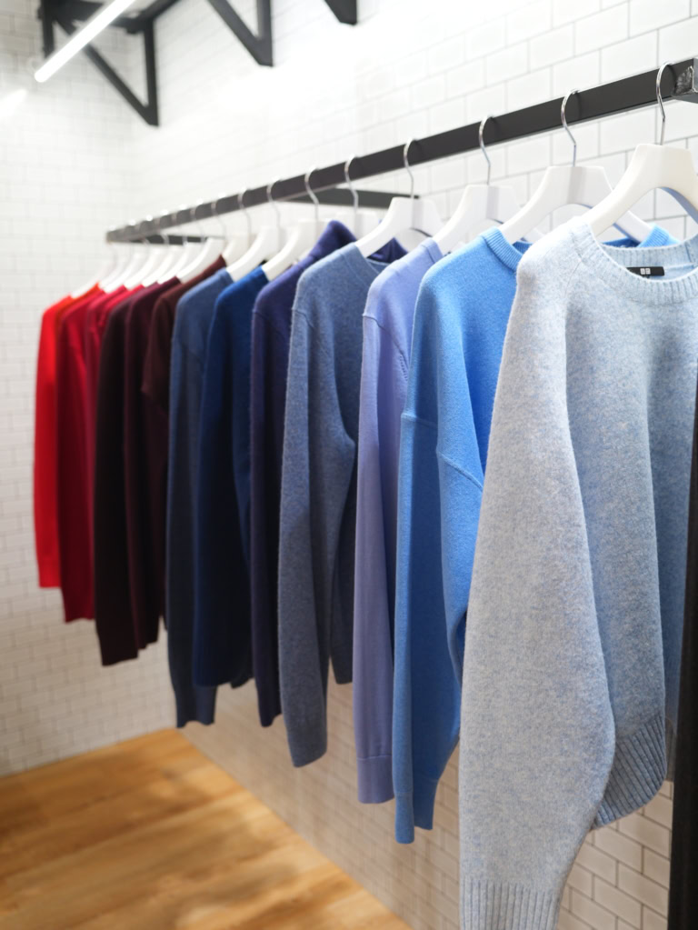 ユニクロ26aw展示会レポート_カラバリ豊富なニットアイテム