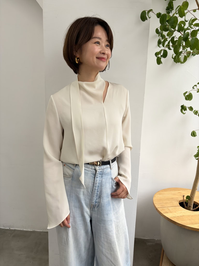 トップスはRE RHEE