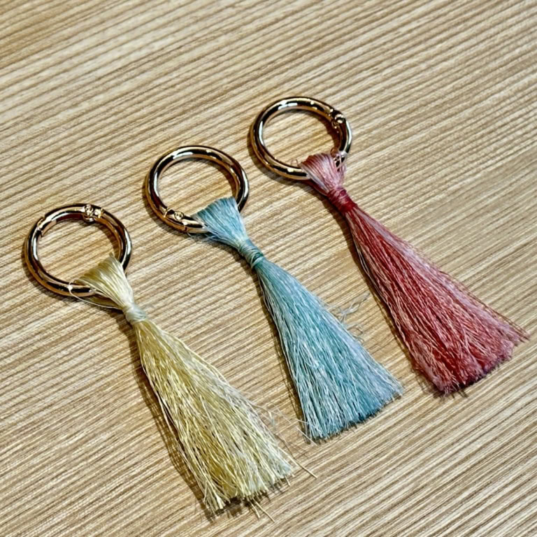 つくった糸で仕上げたタッセル