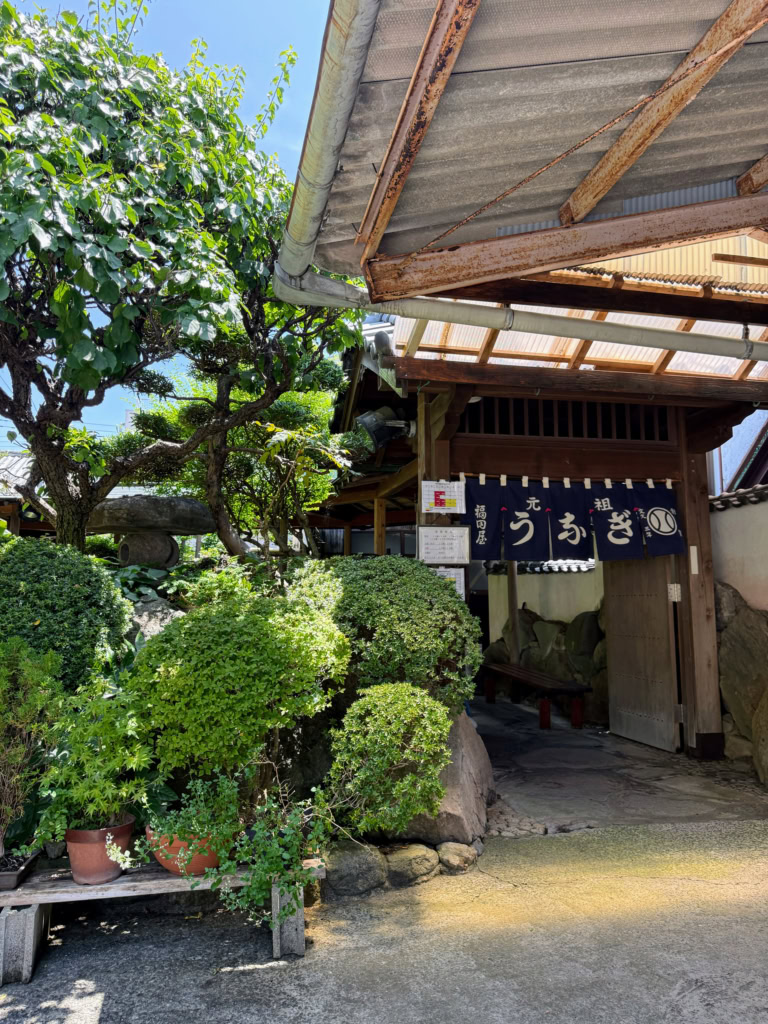 福田屋の駐車場側の入り口