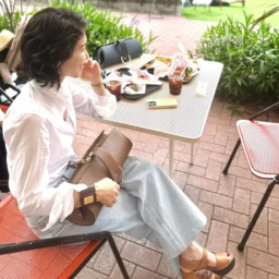 成田千恵さんの着こなし
