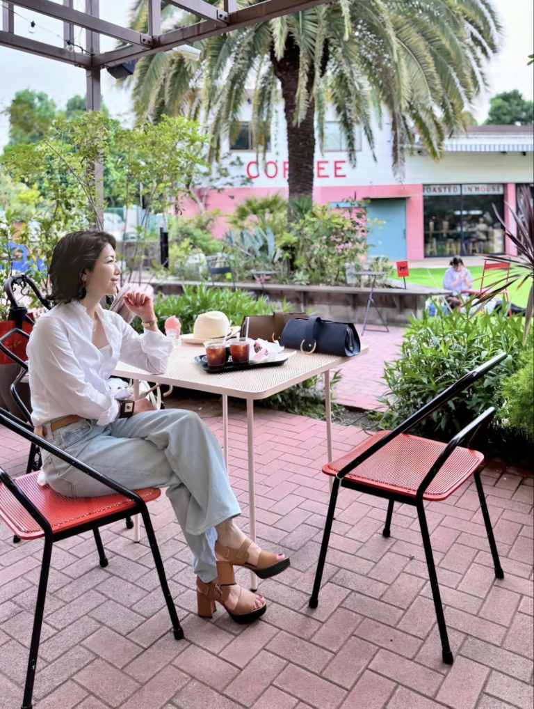 乃木坂のカフェ「Little Darling Coffee Roasters」のテラス