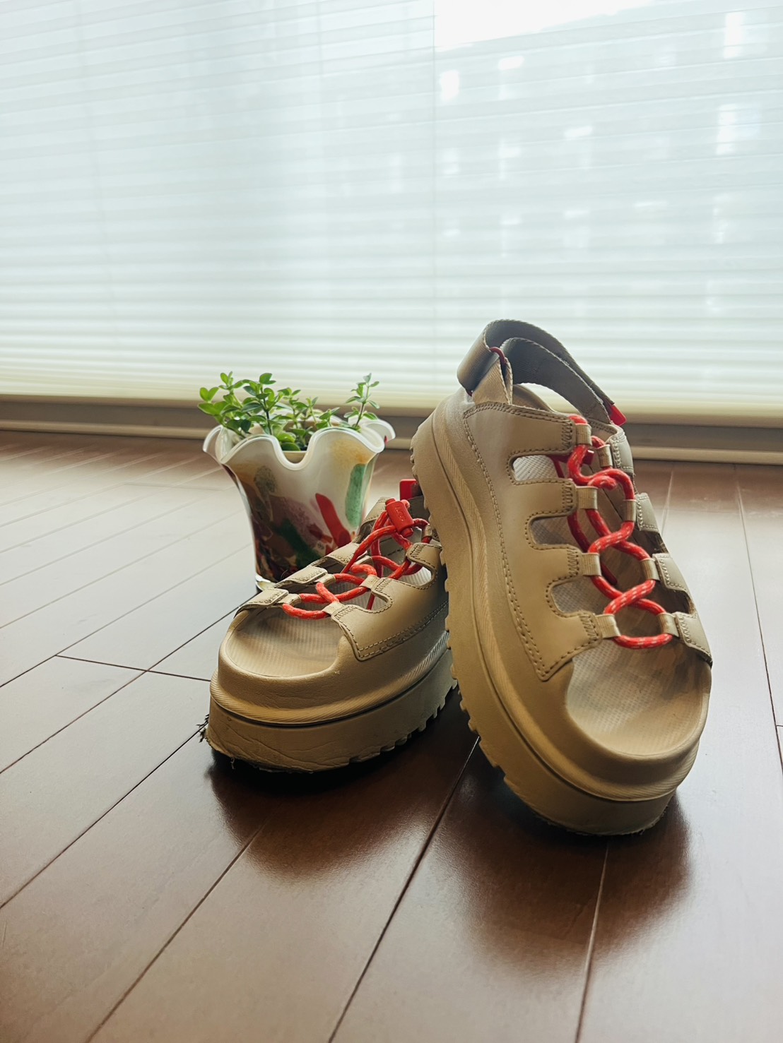 UGG(アグ)の「GoldenGlow Toggle」